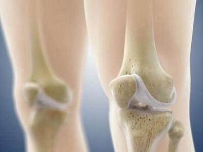 中老年人是補鈣好，還是補氨糖好？