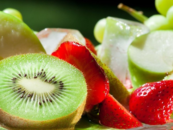 水果吃起來(lái)酸，維C含量就高？